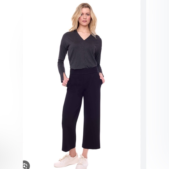 Stretch Ponte wide leg with tummy control. Nwt size 2 - Picture 1 of 10